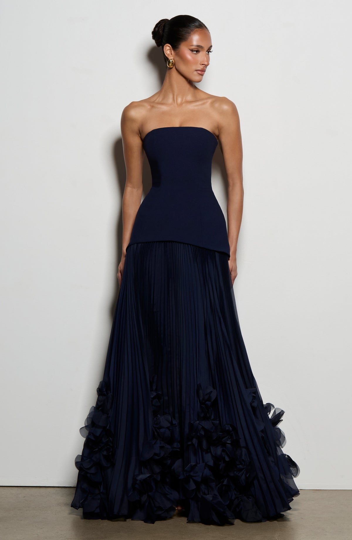 Serafina™ - Vestido Largo con Apliques Azul Marino