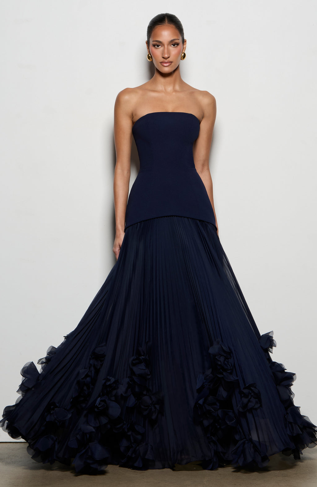 Serafina™ - Vestido Largo con Apliques Azul Marino