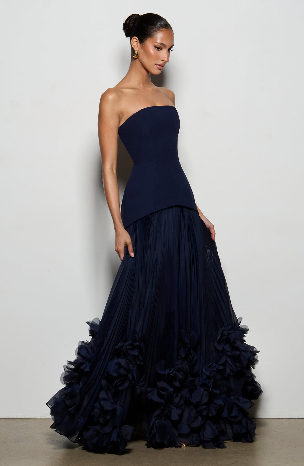 Serafina™ - Vestido Largo con Apliques Azul Marino