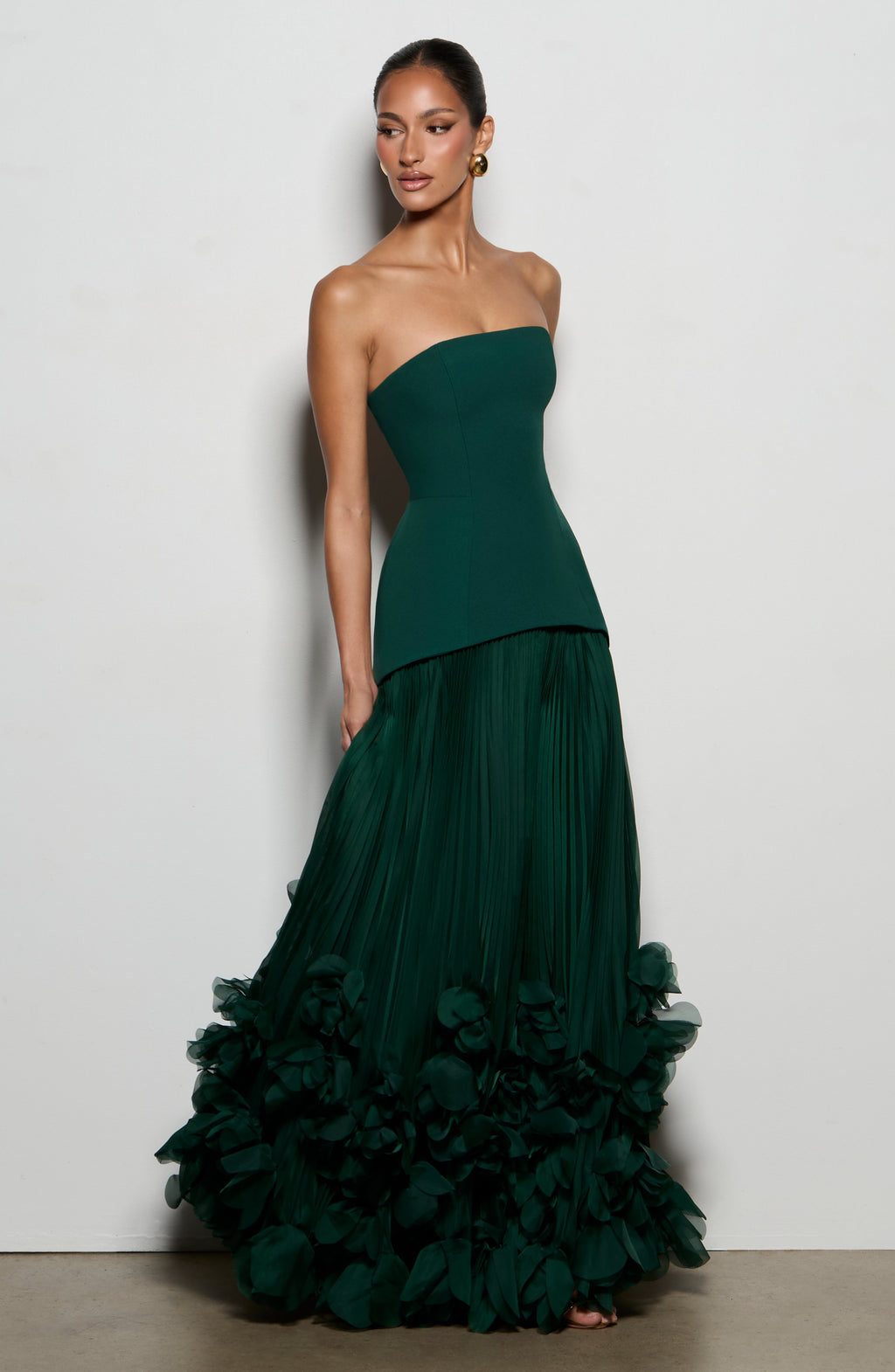 Serafina™ - Vestido Largo con Apliques Esmeralda