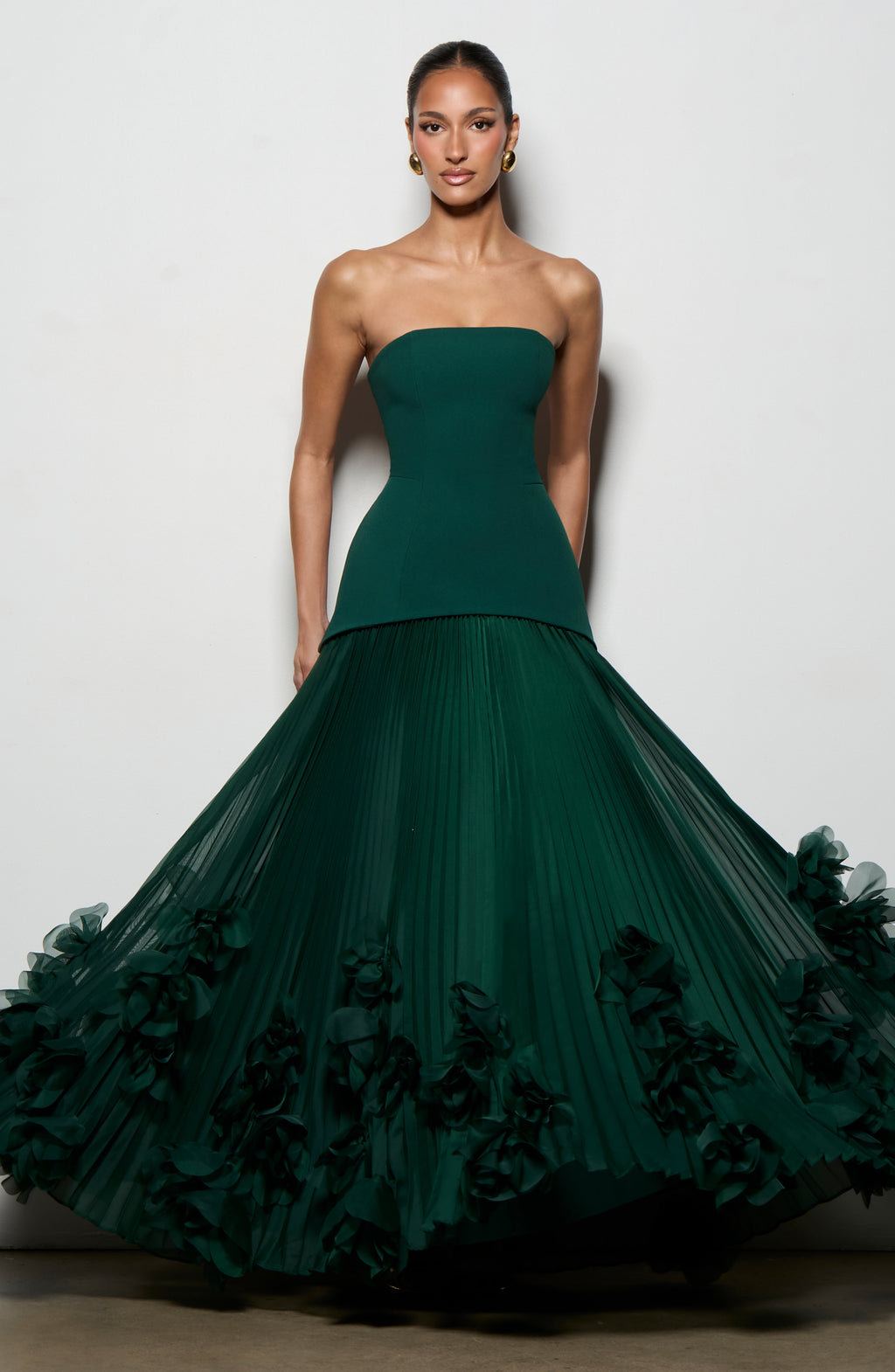 Serafina™ - Vestido Largo con Apliques Esmeralda