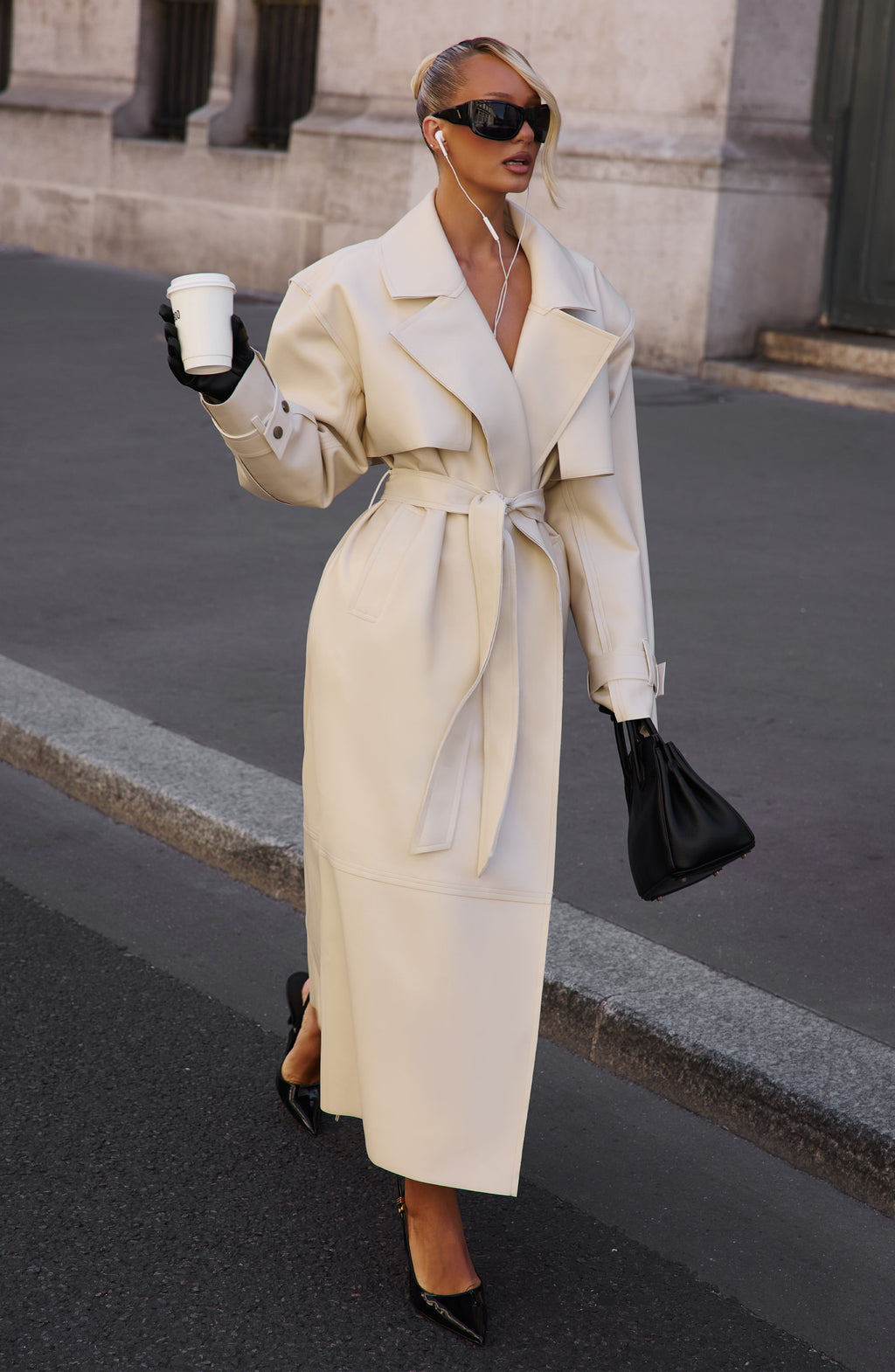 Cayetana™ - Gabardina Larga de Polipiel Crema