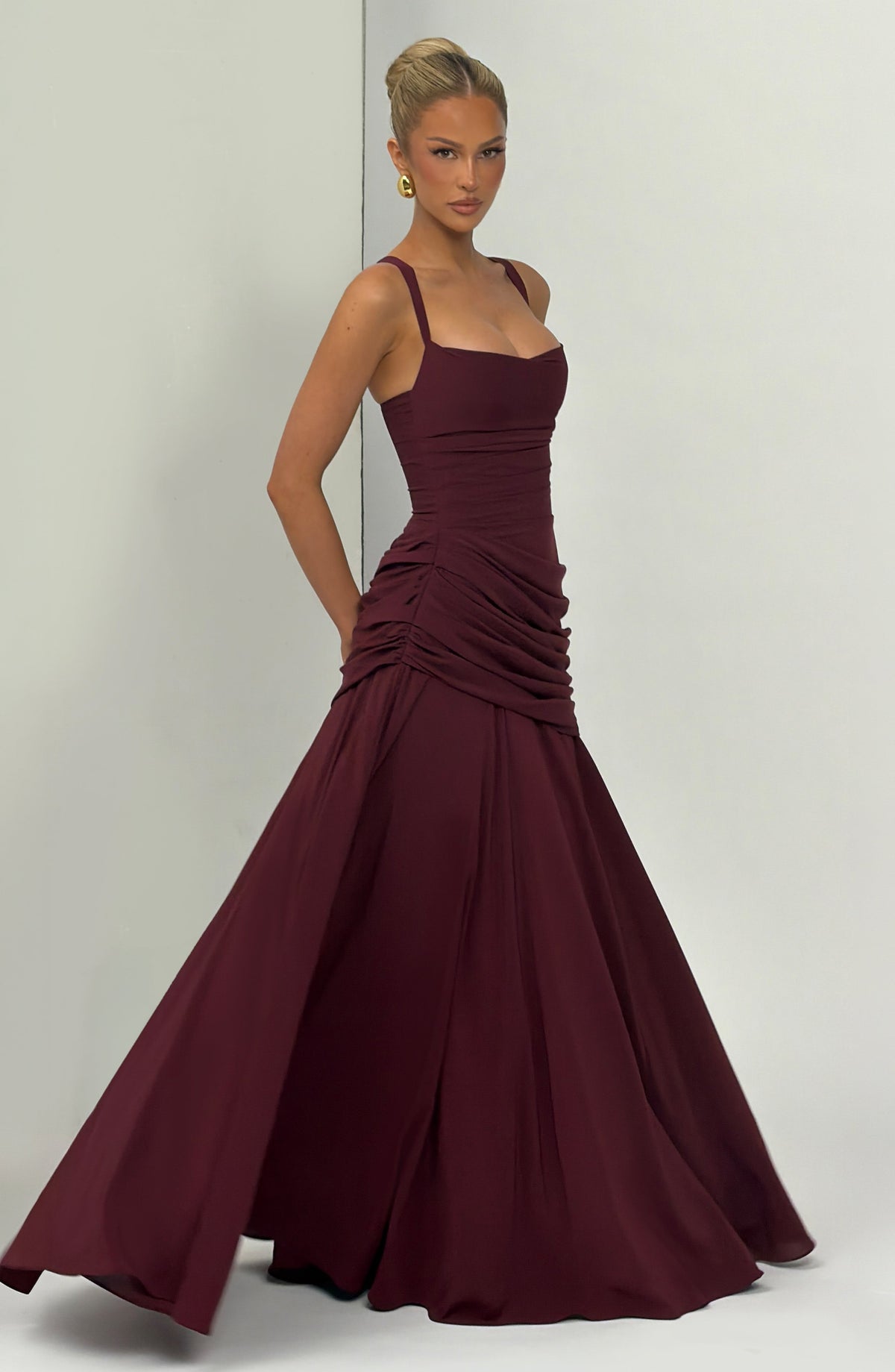 Look para una graduación: vestido Sara™ en cereza, foto 6