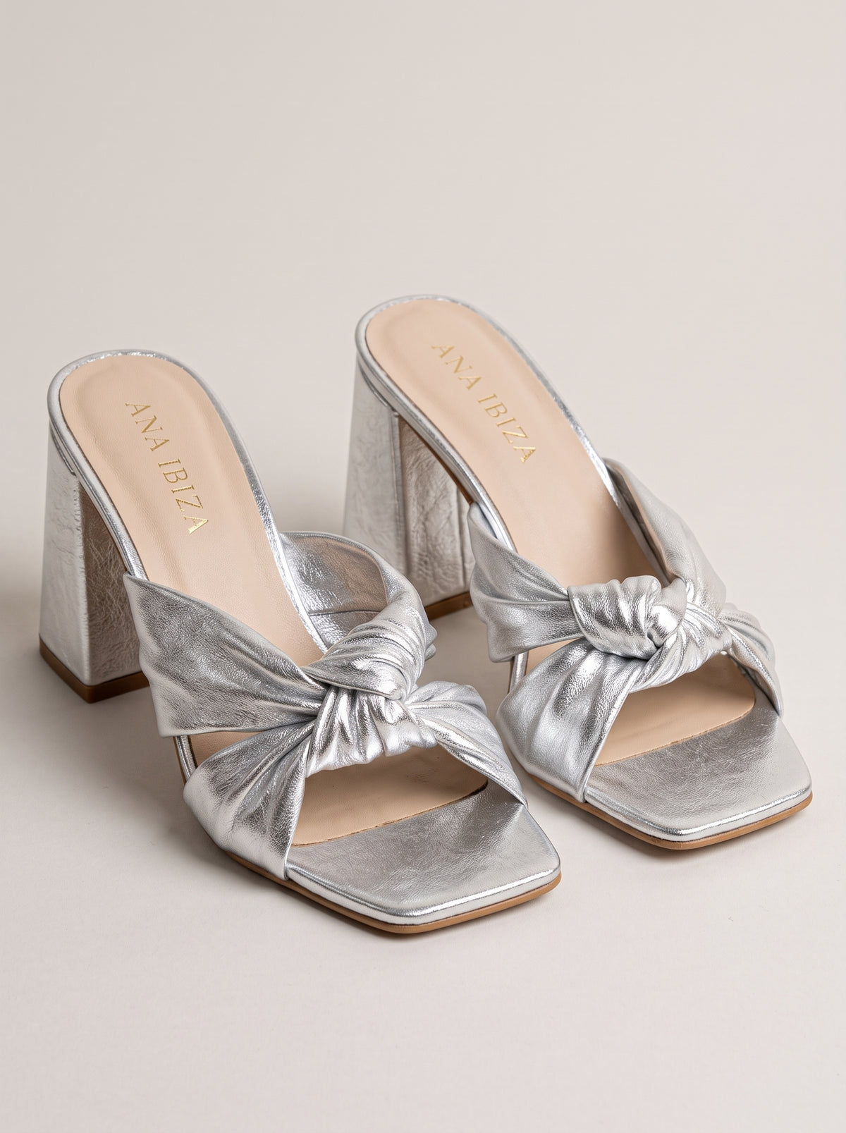 Zaira™ - Sandalias Mule de Tacón Cuadrado con Nudo Plateadas