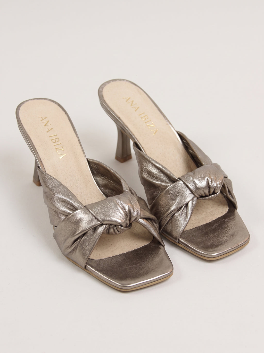 Carla™ - Sandalias Mule de Piel con Nudo Seda