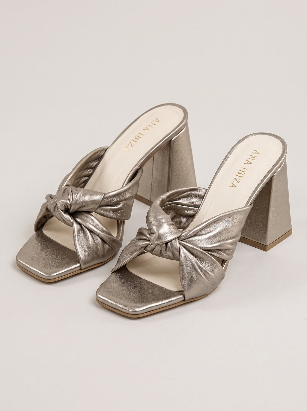 Zaira™ - Sandalias Mule de Tacón Cuadrado con Nudo Seda