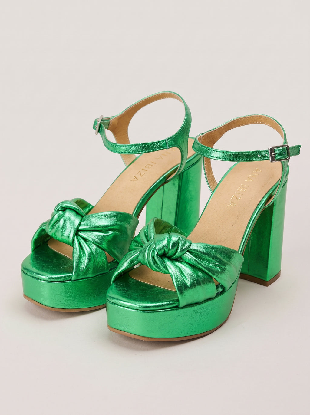 Triana™ - Sandalias de Plataforma con Pulsera Verde Metalizado