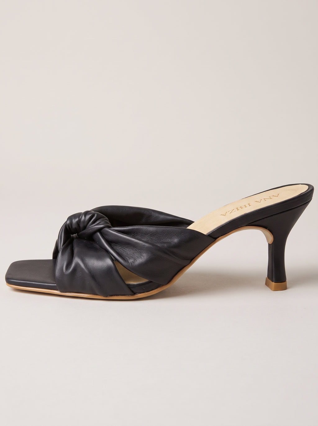 Carla™ - Sandalias Mule de Piel con Nudo Negras