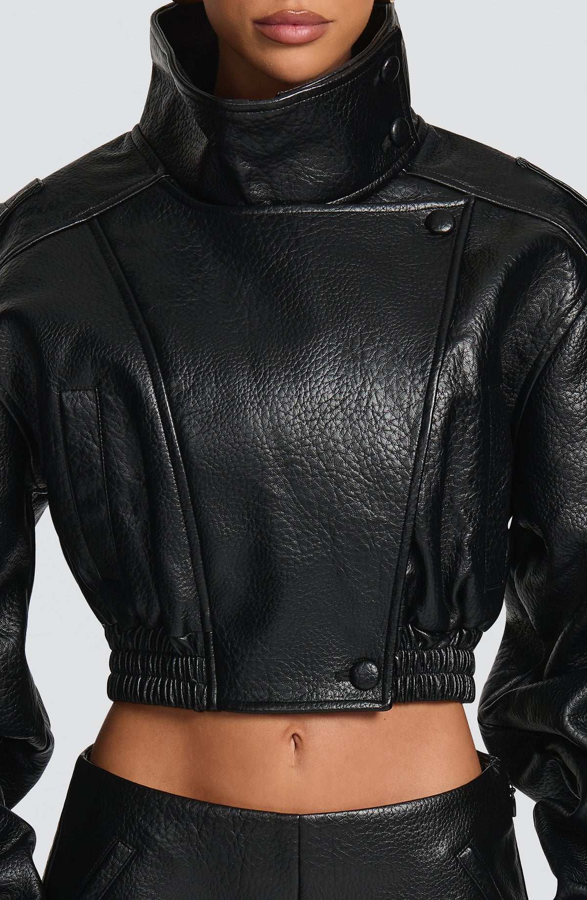 Noemí™ - Chaqueta Corta de Polipiel Negra
