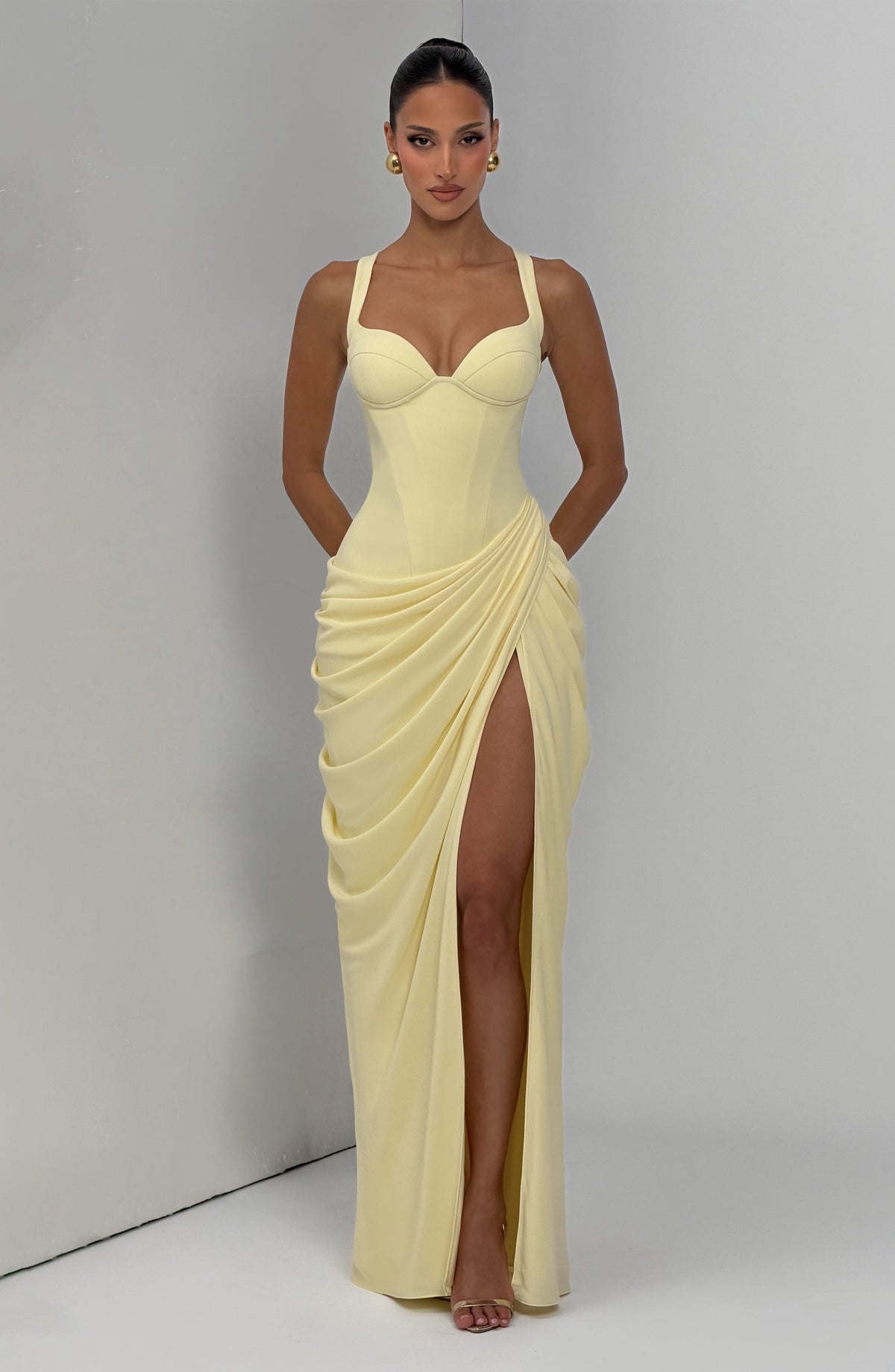 Elisa™ amarillo limón, una opción de Ana Ibiza para una gala, foto 10