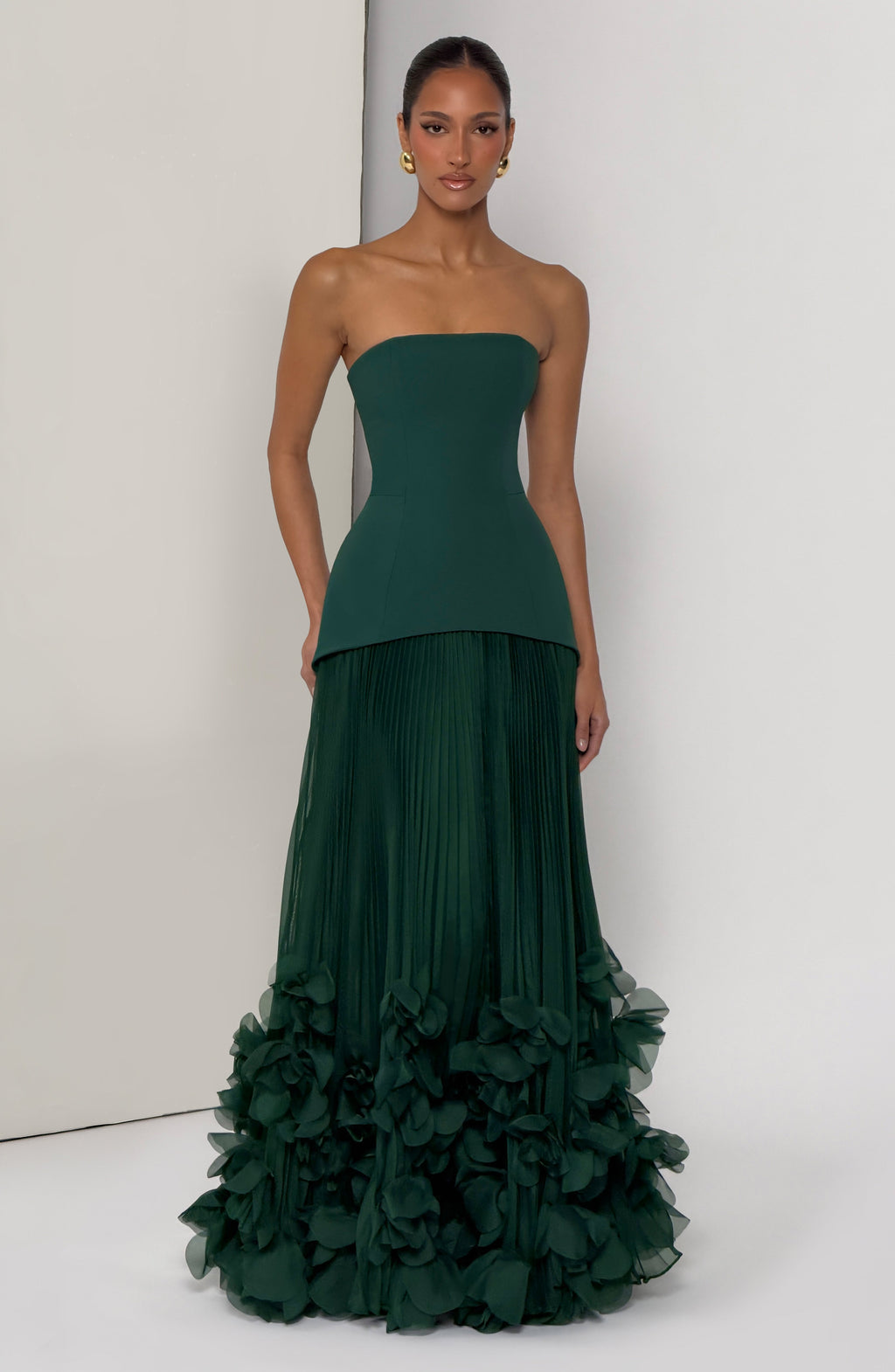 Serafina™ - Vestido Largo con Apliques Esmeralda