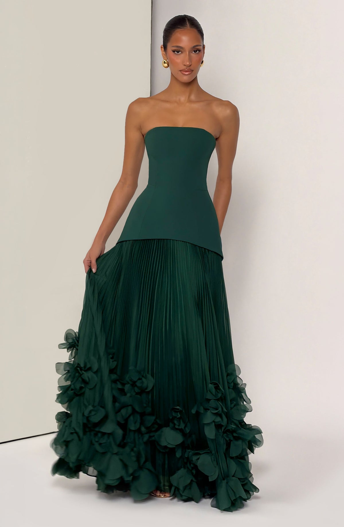 Serafina™ - Vestido Largo con Apliques Esmeralda