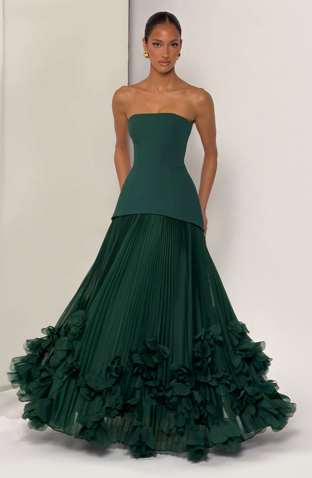 Serafina™ - Vestido Largo con Apliques Esmeralda