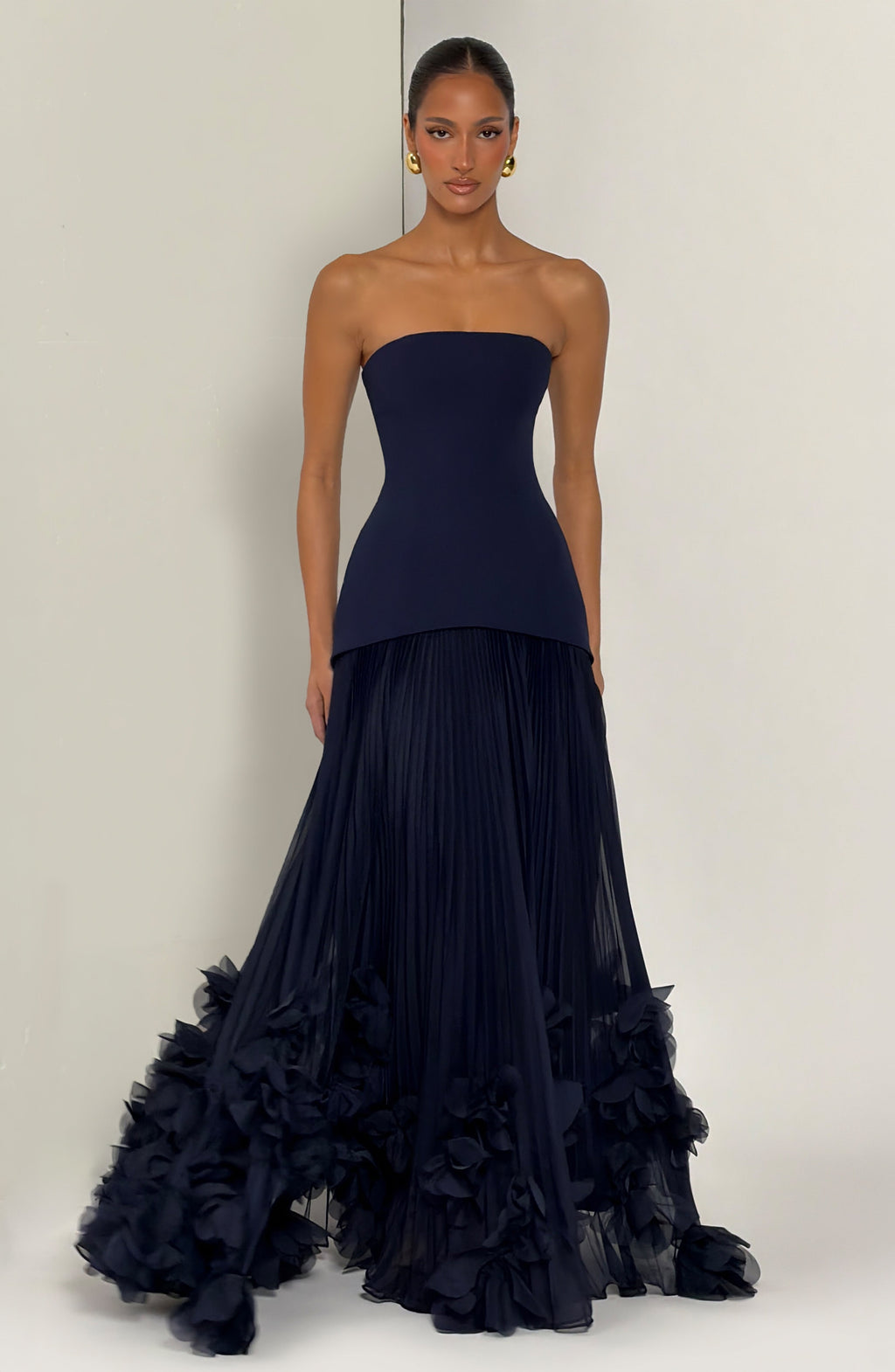 Serafina™ - Vestido Largo con Apliques Azul Marino