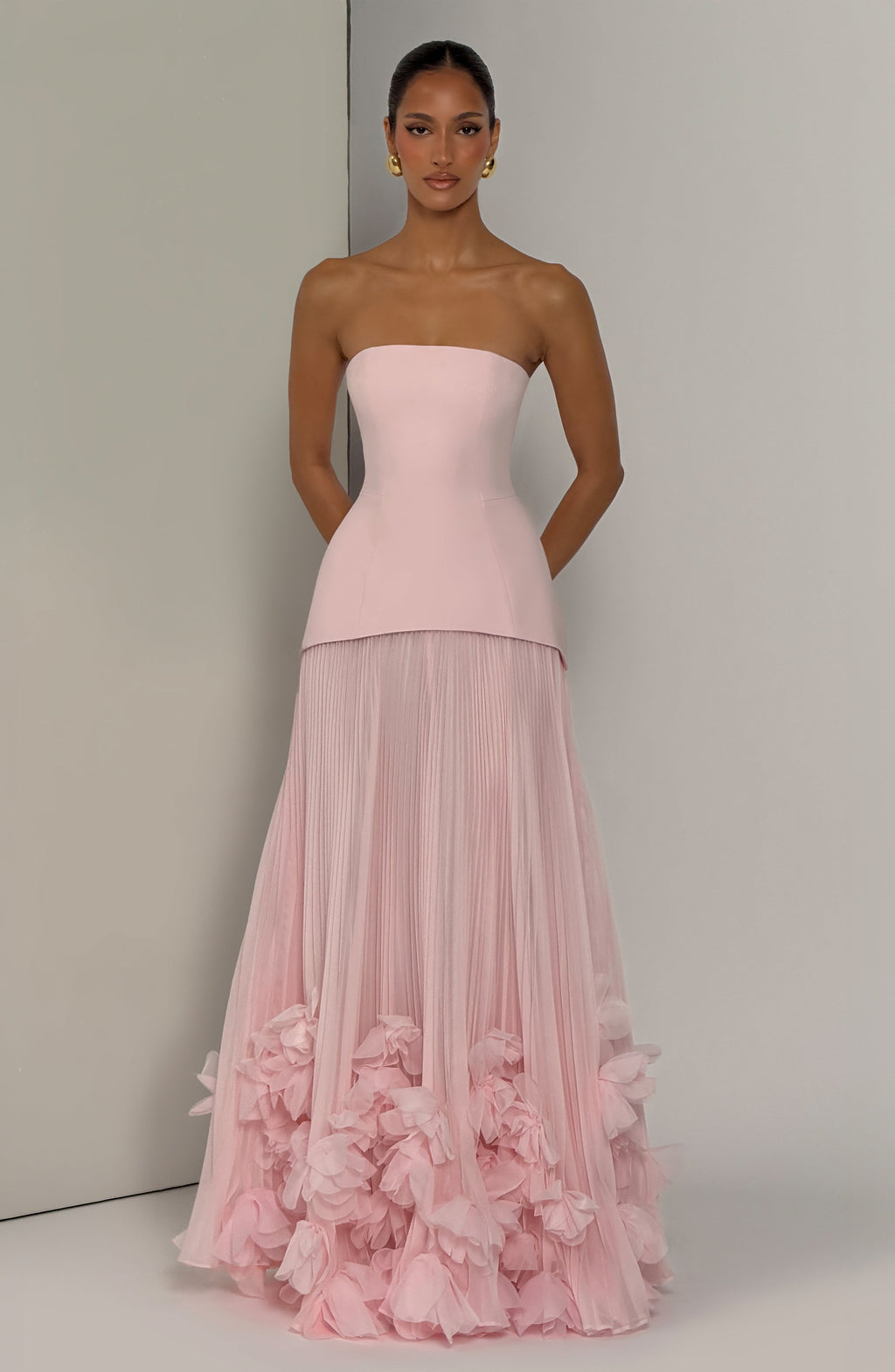 Serafina™ - Vestido Largo con Apliques Rosa Empolvado