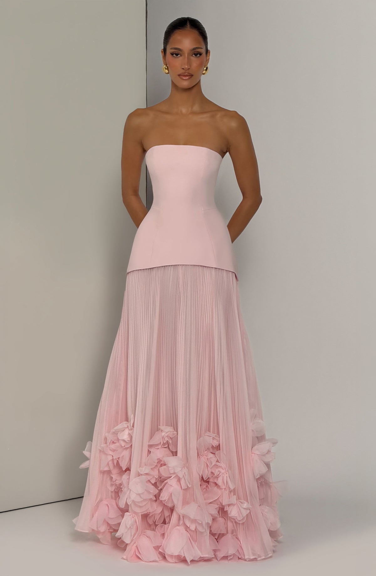 Serafina™ - Vestido Largo con Apliques Rosa Empolvado