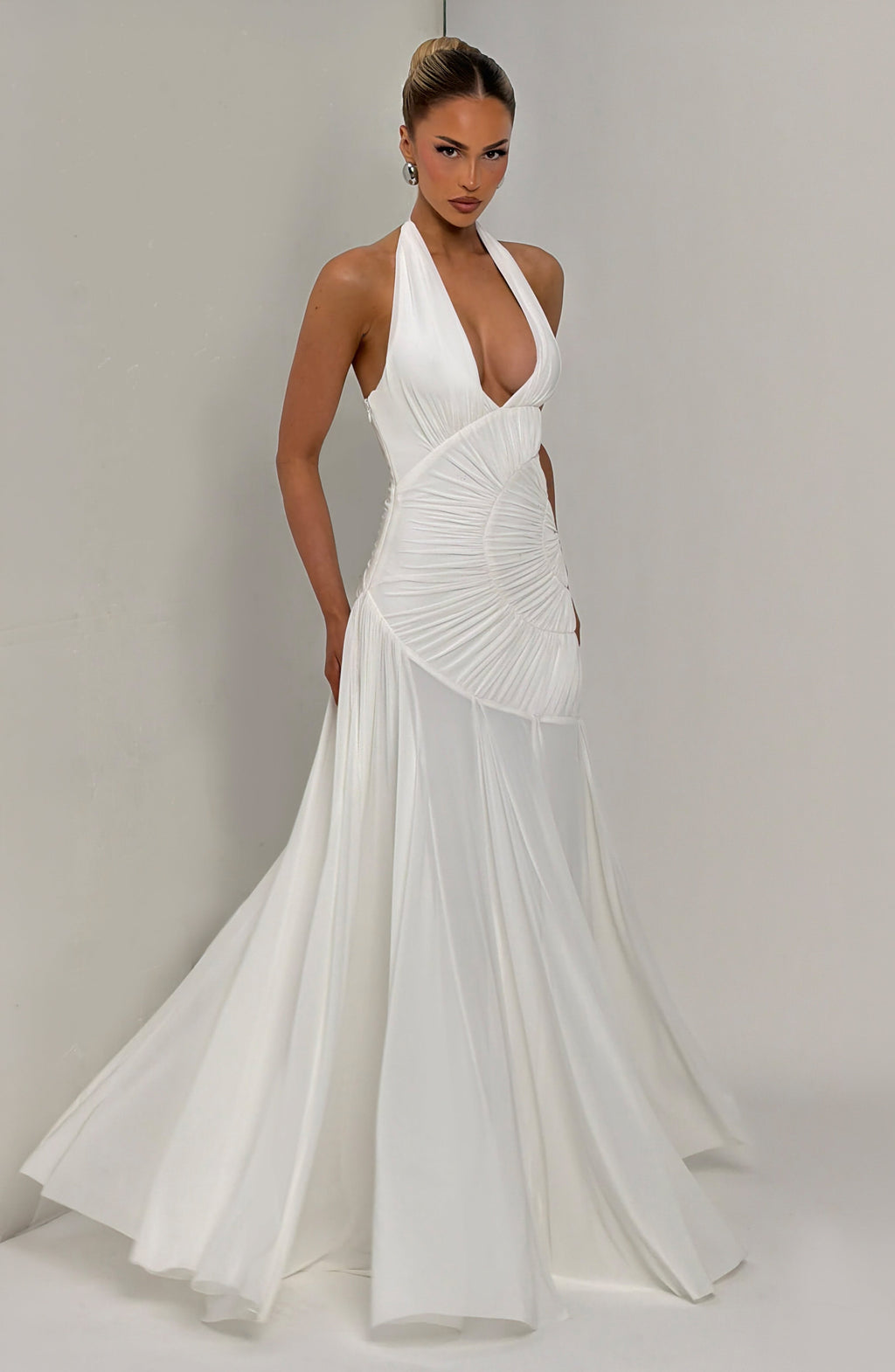 Look para una cena de gala: vestido Carmen™ en marfil, foto 6