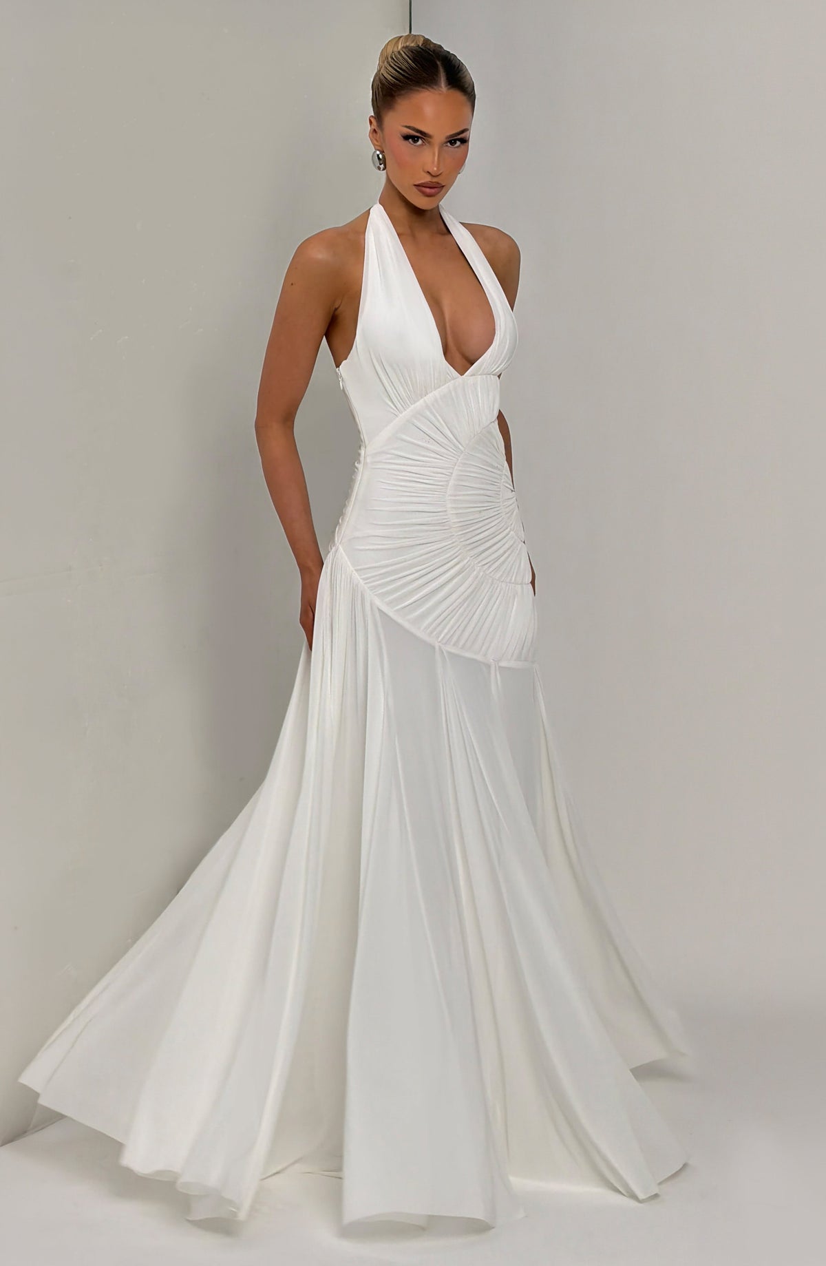 Look para una cena de gala: vestido Carmen™ en marfil, foto 6