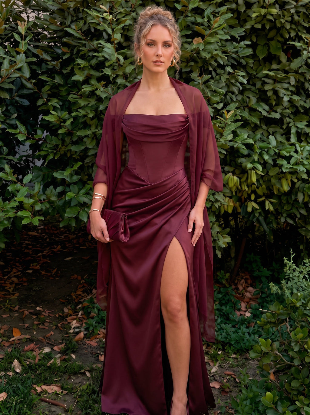 Rita™ en cereza, vestido largo de gala, con corsé