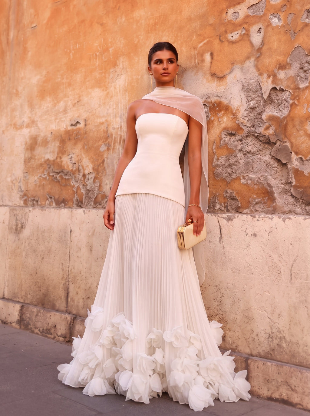 Serena™ en marfil, vestido largo con bordado floral, palabra de honor
