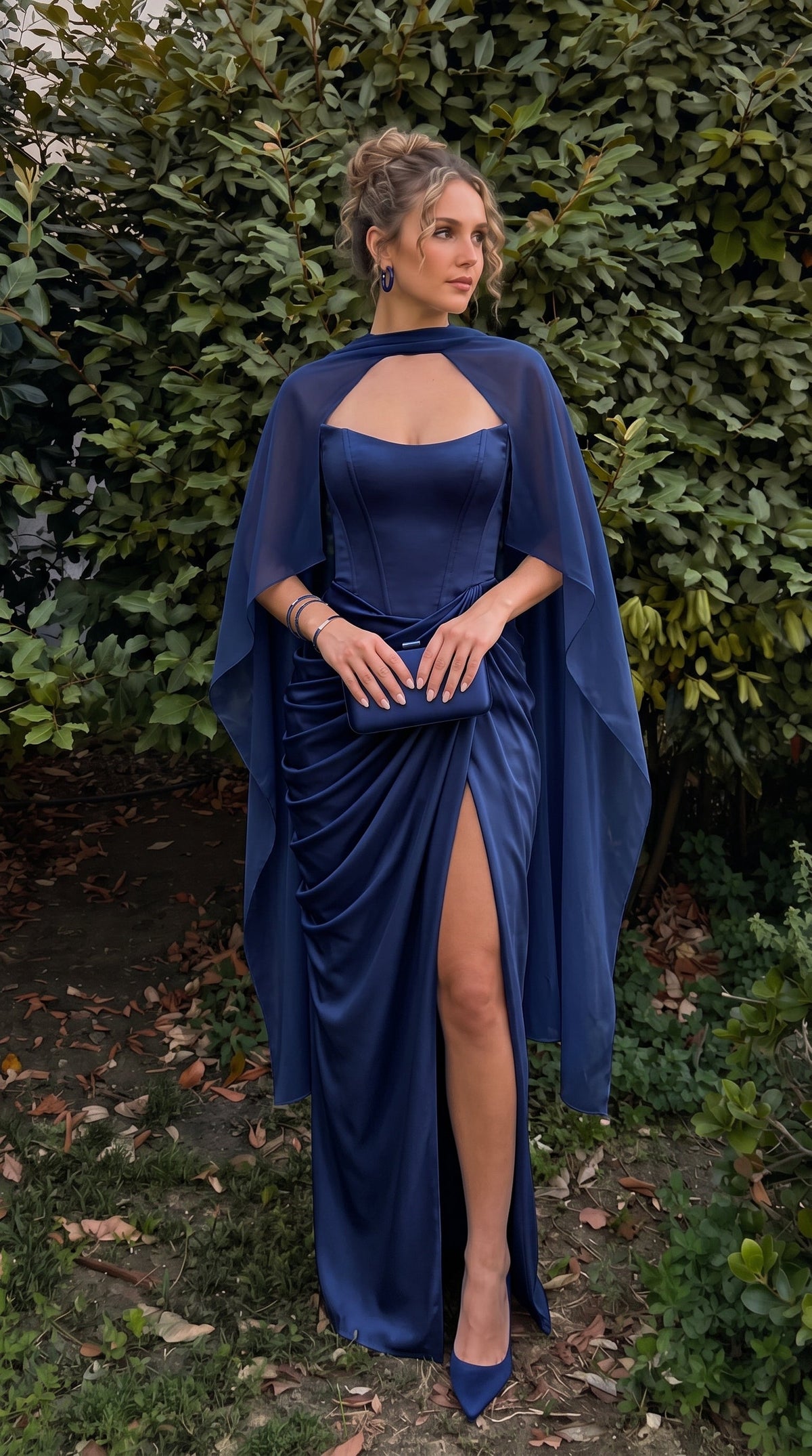 Marta™ en azul marino, vestido largo con sobrefalda, con corsé