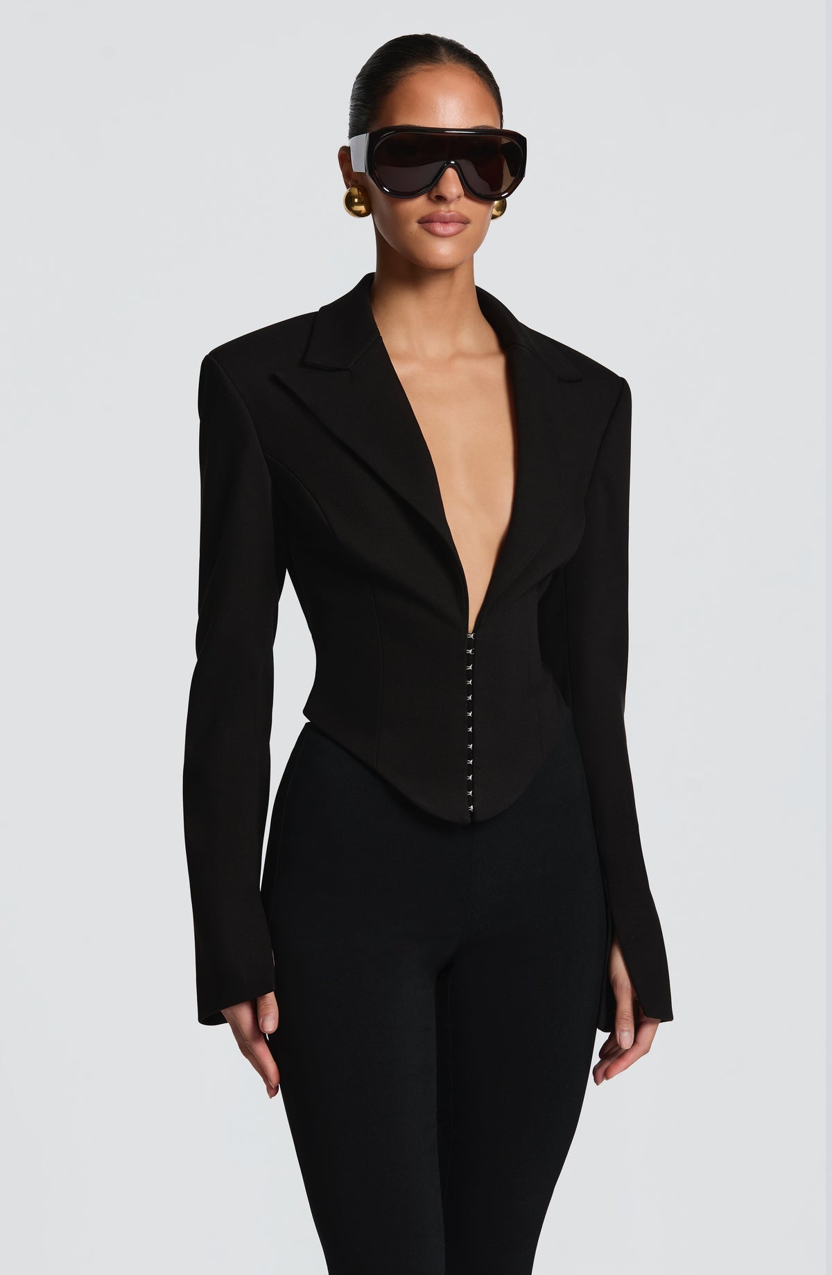 Macarena™ - Blazer Corto Entallado Negro