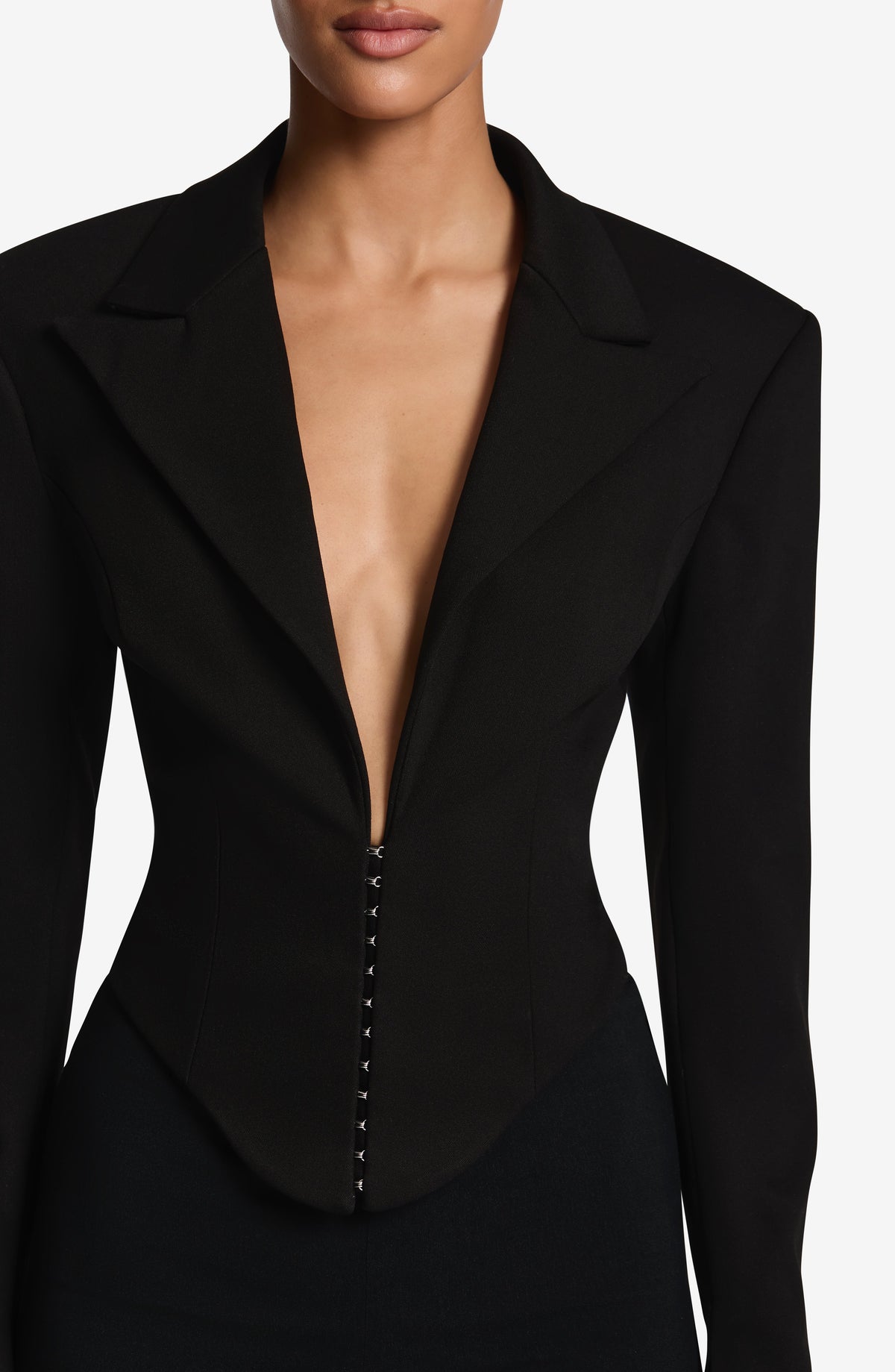 Macarena™ - Blazer Corto Entallado Negro