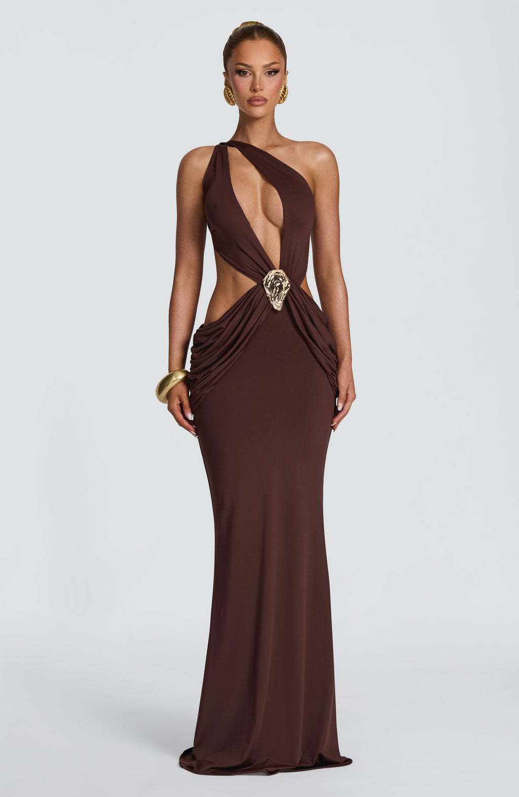 Mujer con el vestido Olivia™ ciruela para una fiesta, foto 3