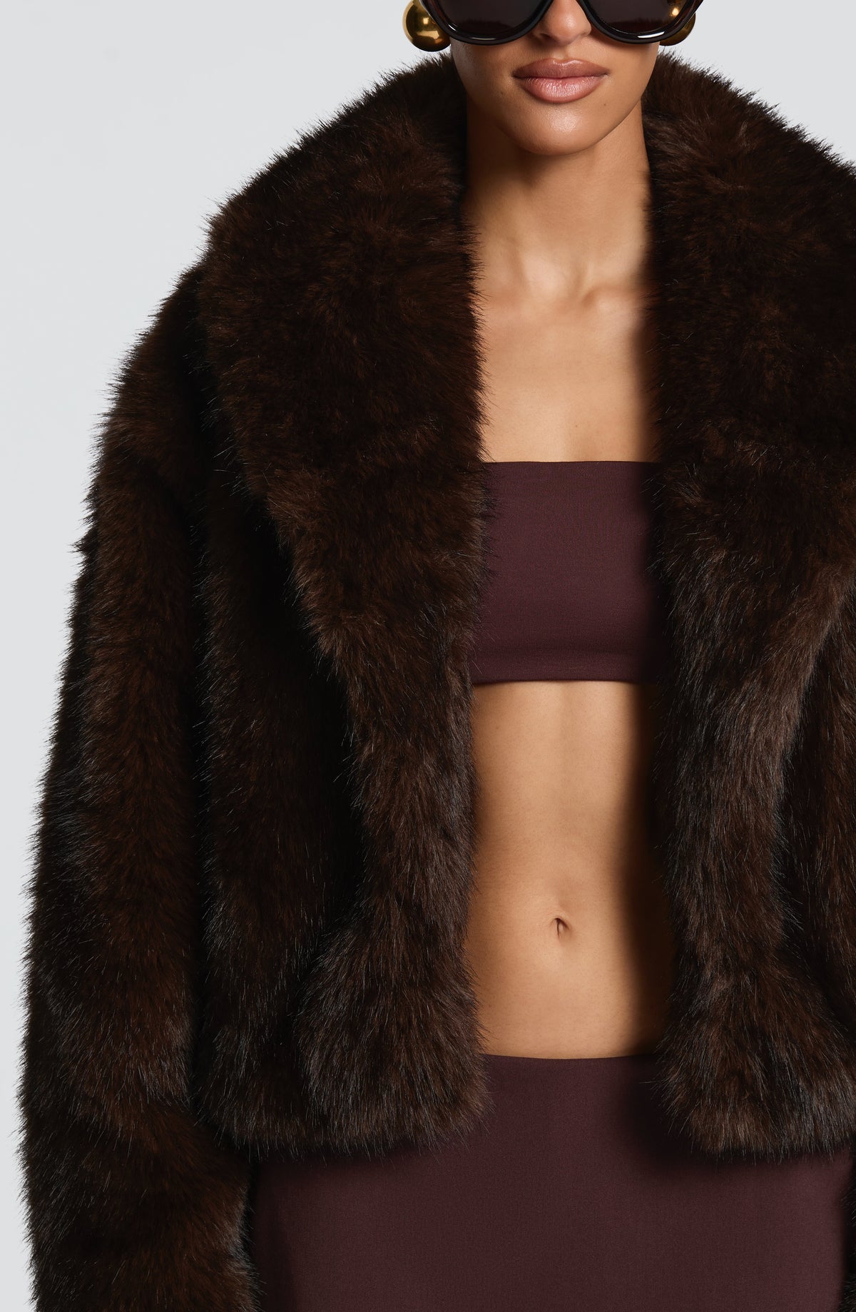 Minerva™ - Abrigo Corto con Cuello Chal Chocolate