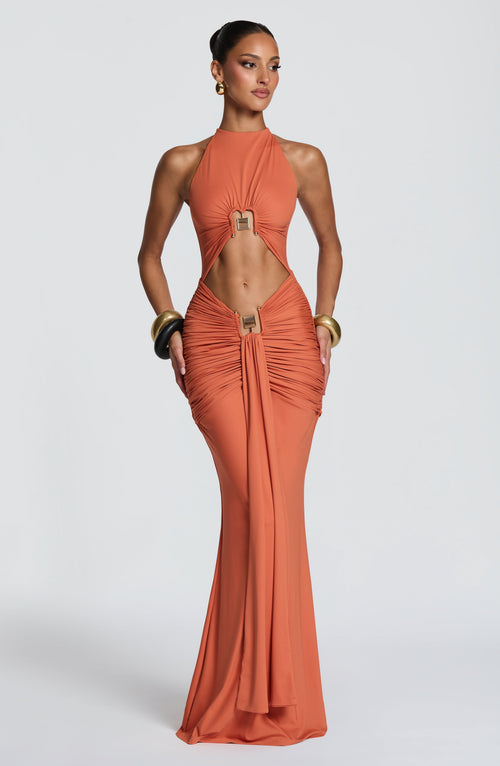 Vestido largo de fiesta naranja con herrajes - Aitana™ Ana Ibiza