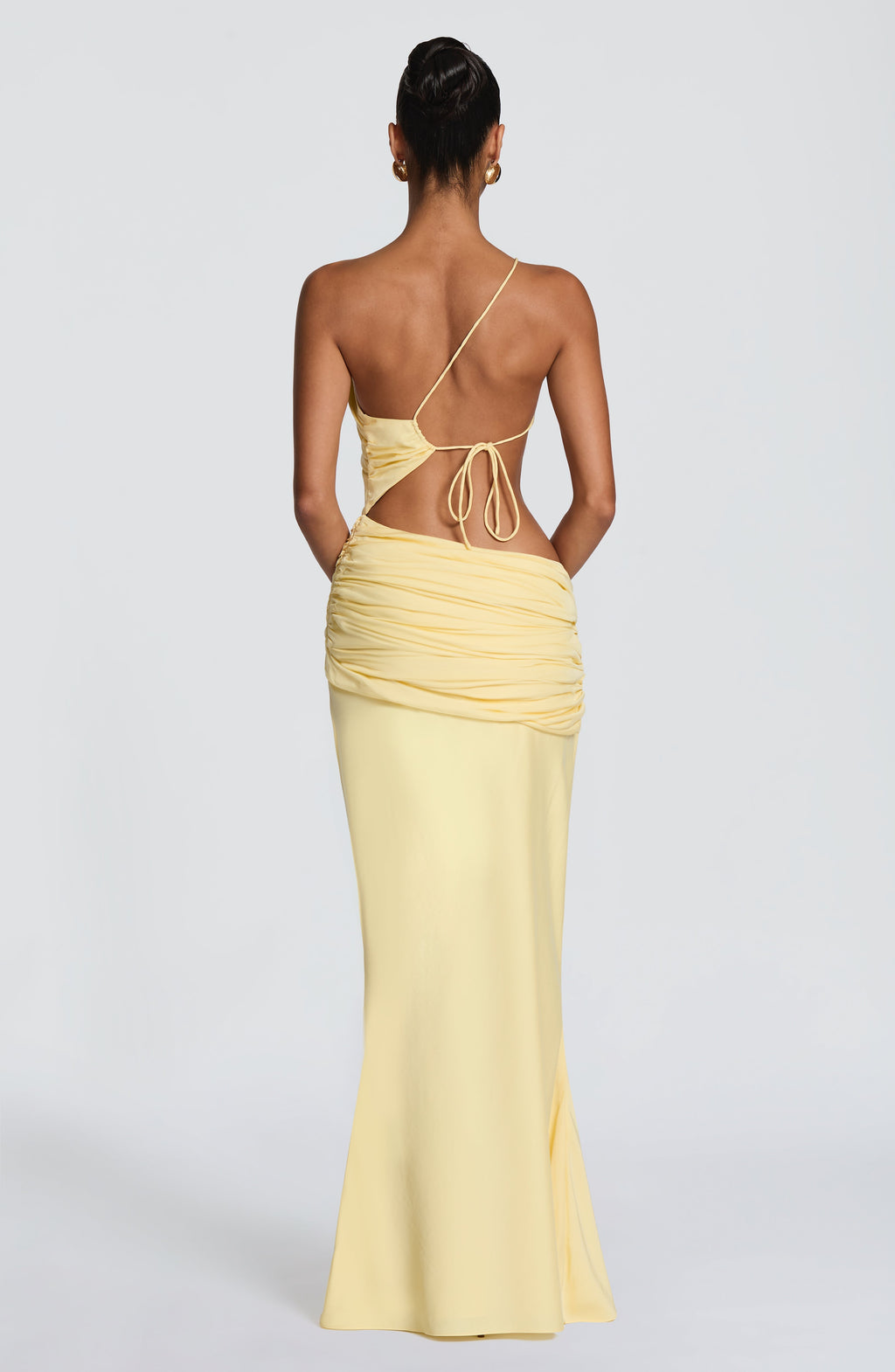 Marina™ en amarillo limón, vestido largo asimétrico, un solo hombro