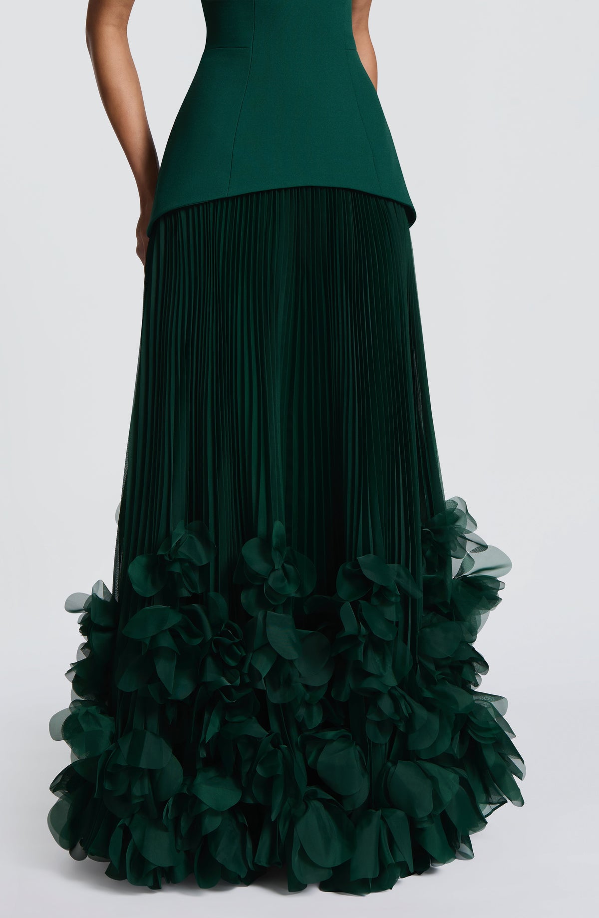 Serafina™ - Vestido Largo con Apliques Esmeralda