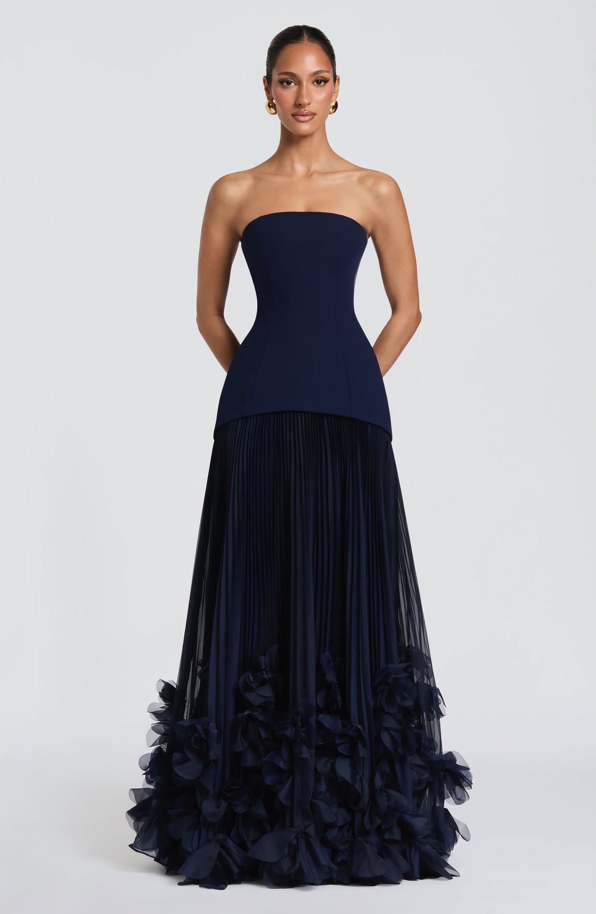 Serafina™ - Vestido Largo con Apliques Azul Marino