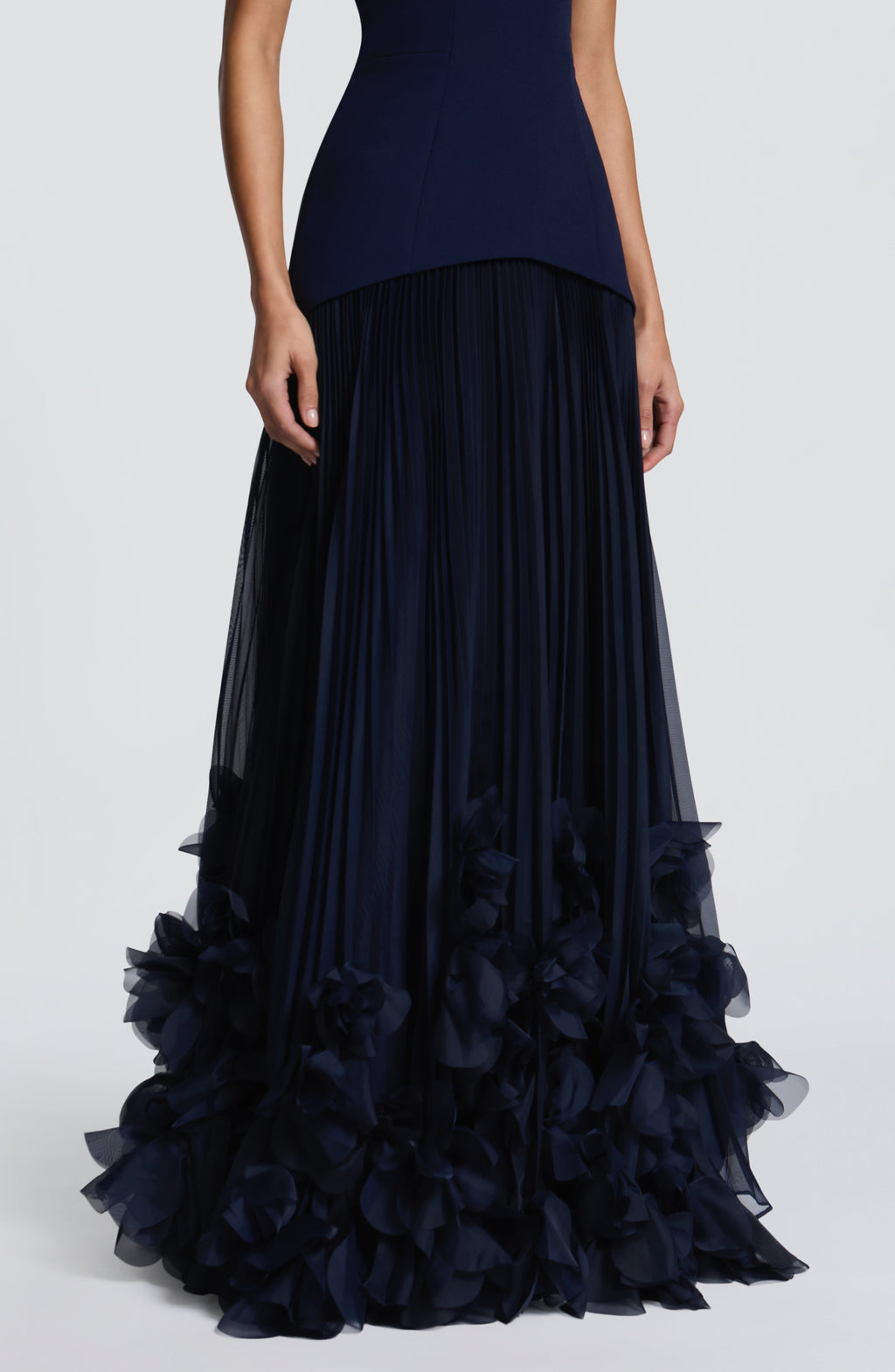 Serafina™ - Vestido Largo con Apliques Azul Marino