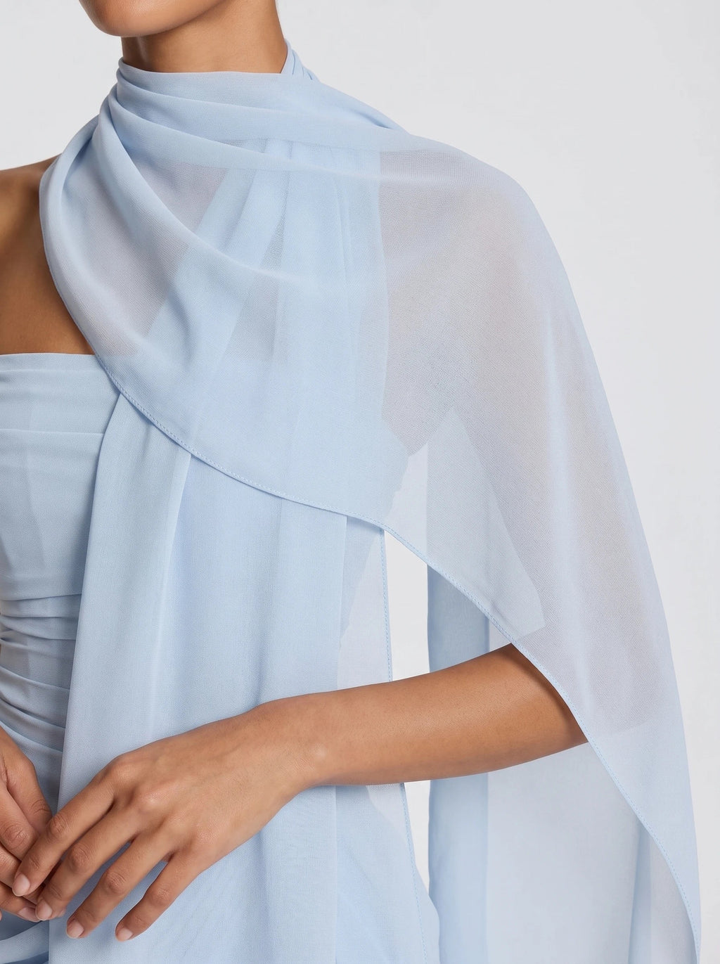Alma™ en celeste, estola de chifón, detalle del tejido