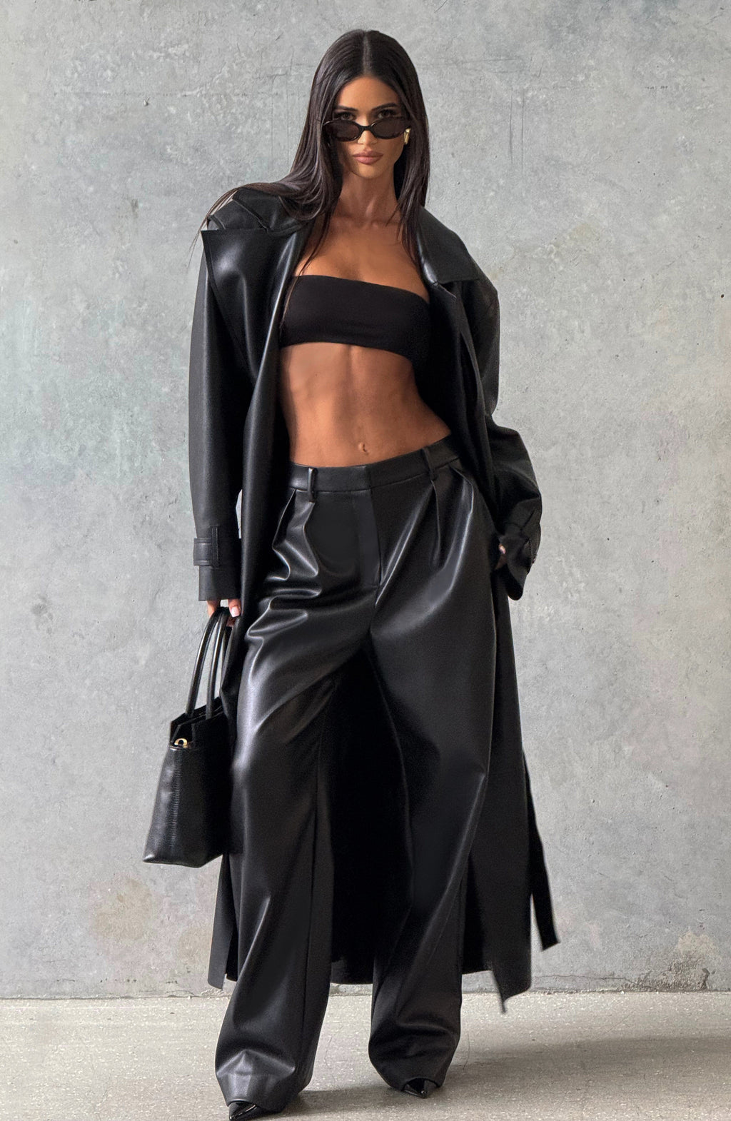Bárbara™ en negro, gabardina de polipiel