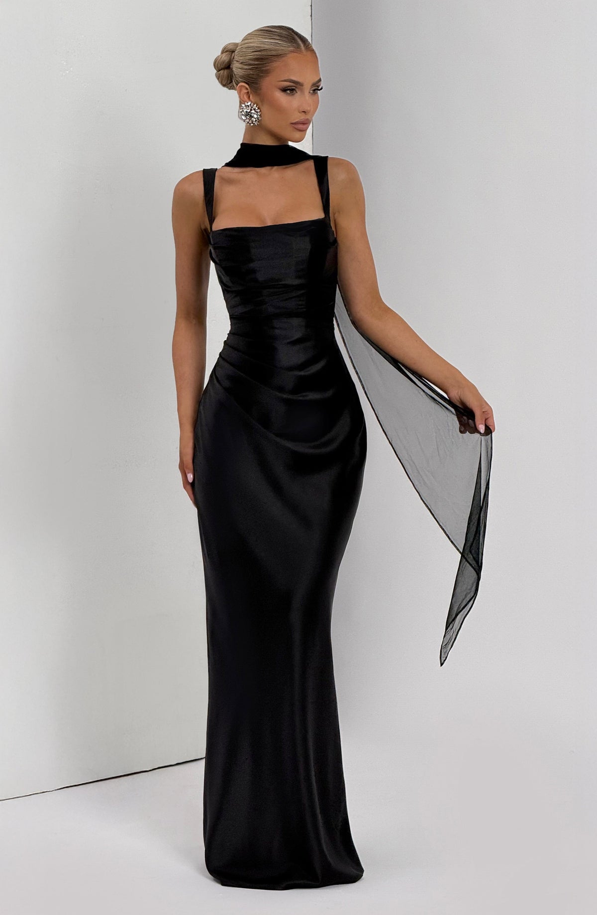 Look para una boda de noche: vestido Carlota™ en negro, foto 6