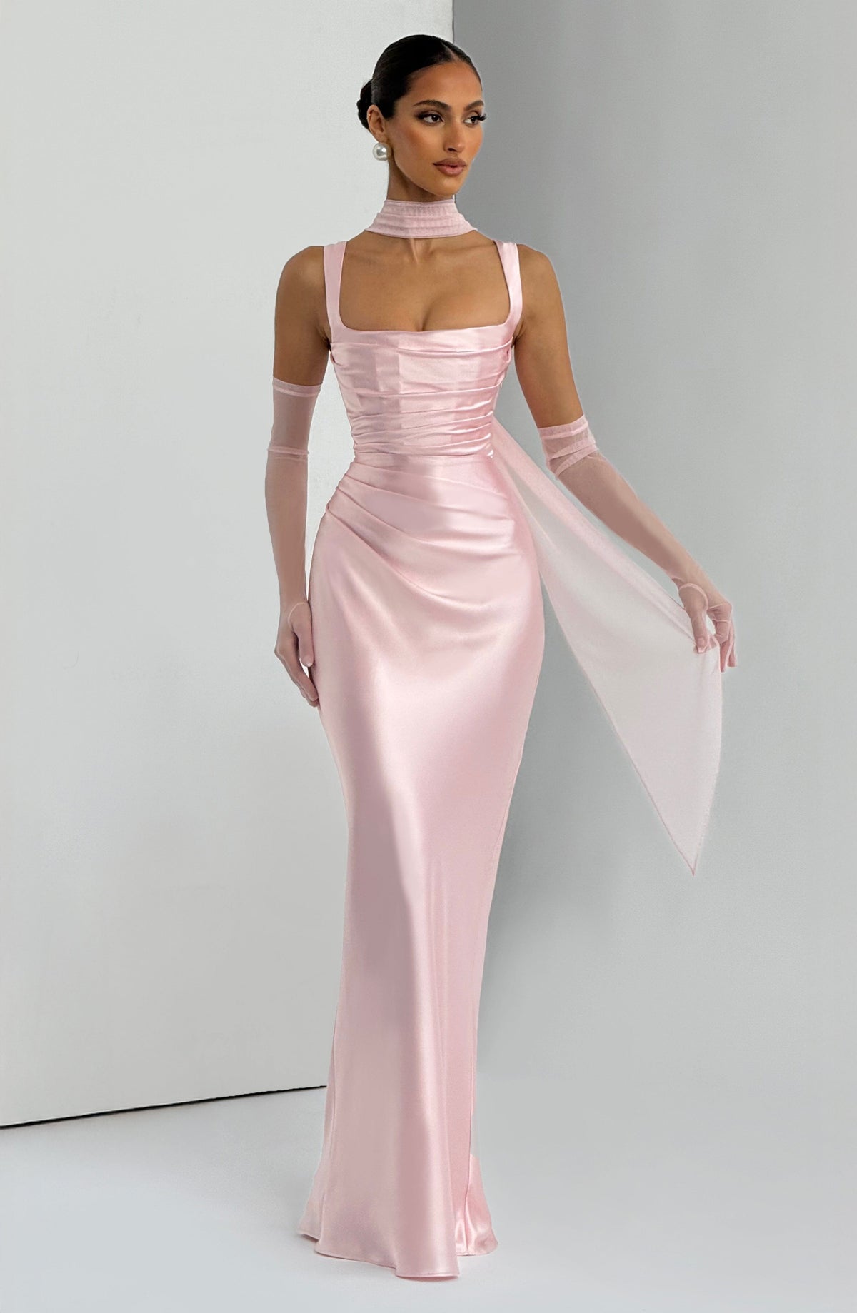 Look para una boda de noche: vestido de satén Carlota™ en rosa, foto 6