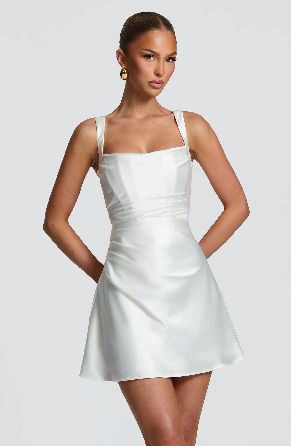 Vestido blanco corto de satén para preboda o evento - Carlota™ Ana Ibiza