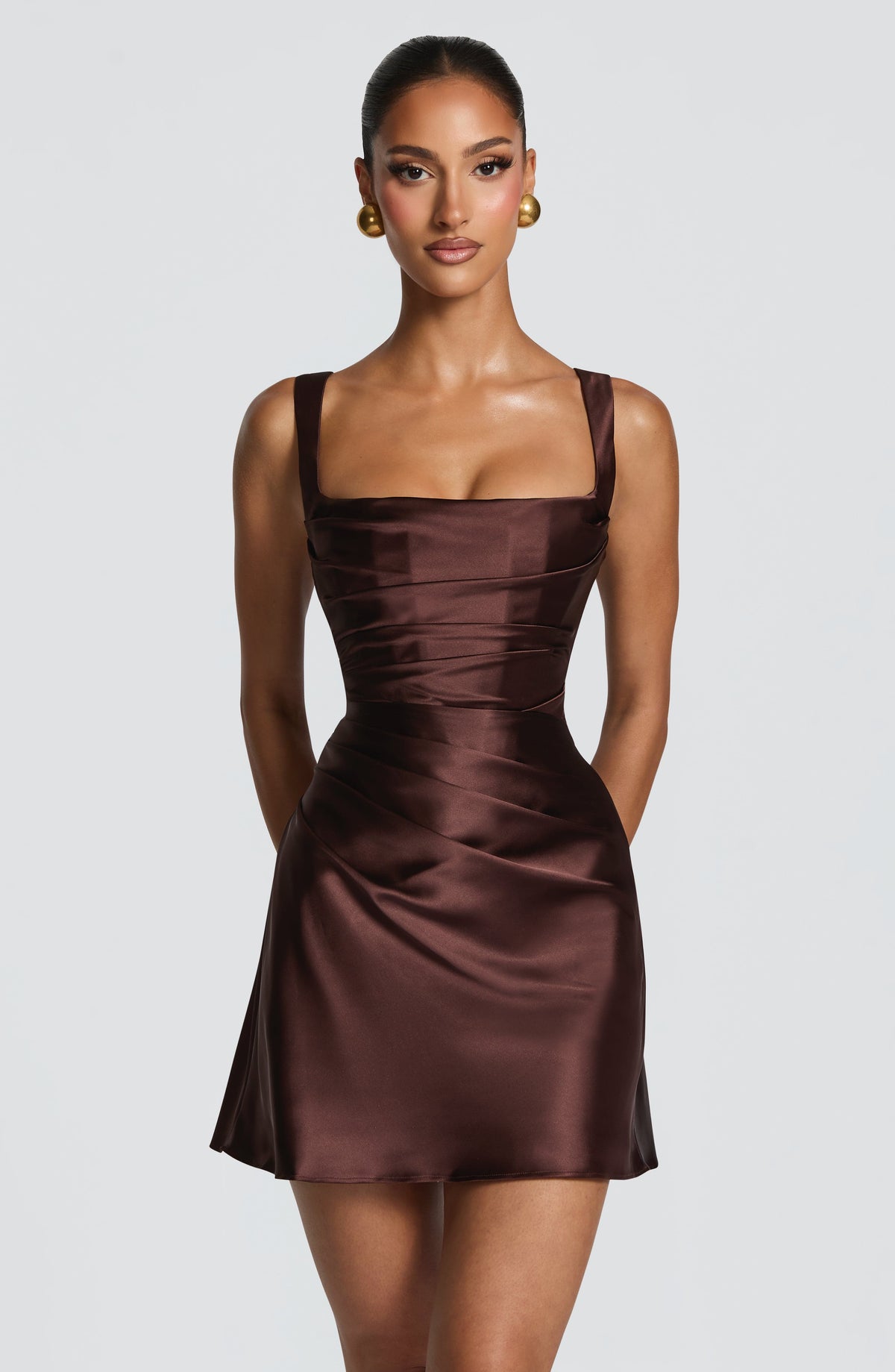 Vestido corto de cóctel ciruela de satén - Carlota™ Ana Ibiza