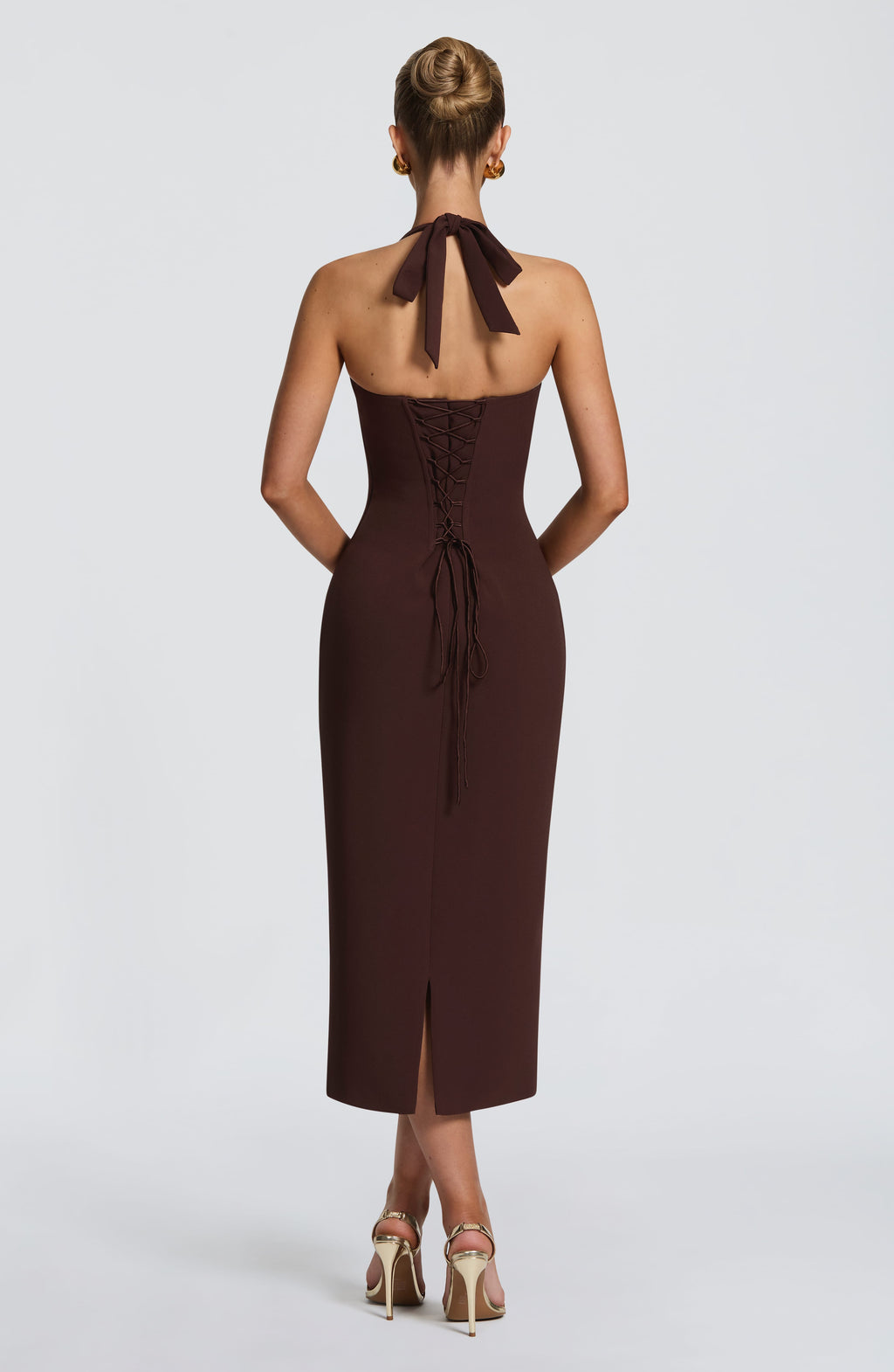 Celia™ en ciruela, vestido midi de crepé, cuello halter