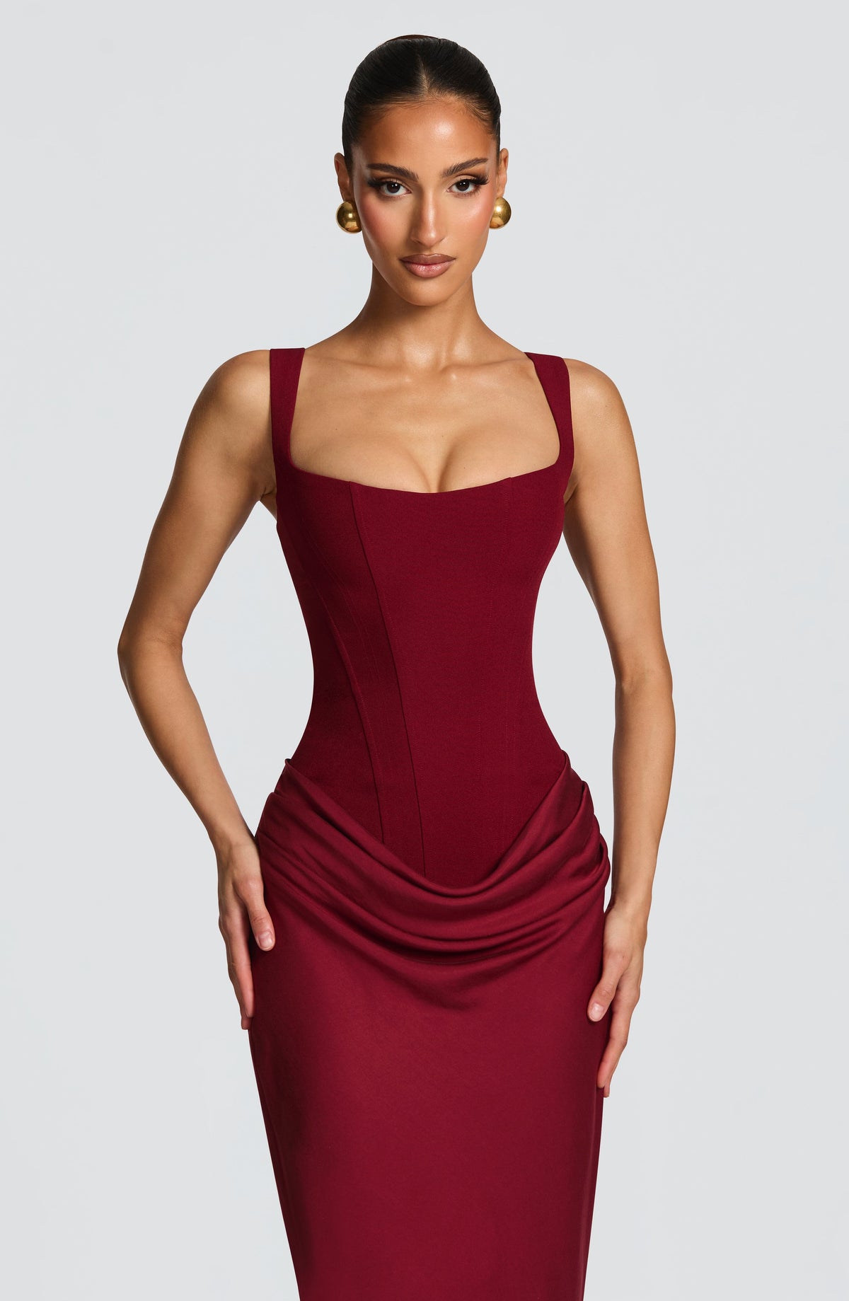 Look para una graduación: vestido Cornelia™ en burdeos, foto 6