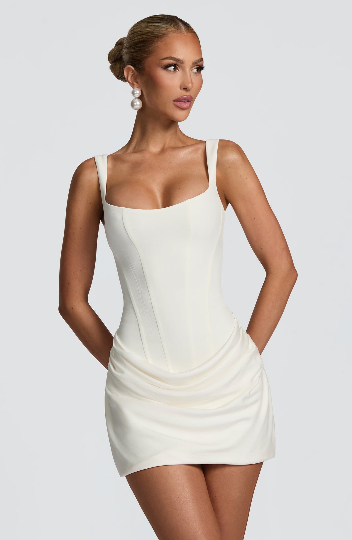 Vestido blanco corto con corsé para preboda o evento - Cornelia™ Ana Ibiza