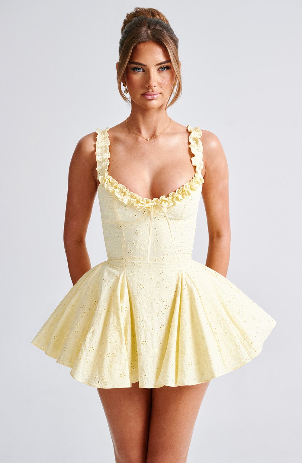 Elba™ amarillo limón, una opción de Ana Ibiza para un evento, foto 11