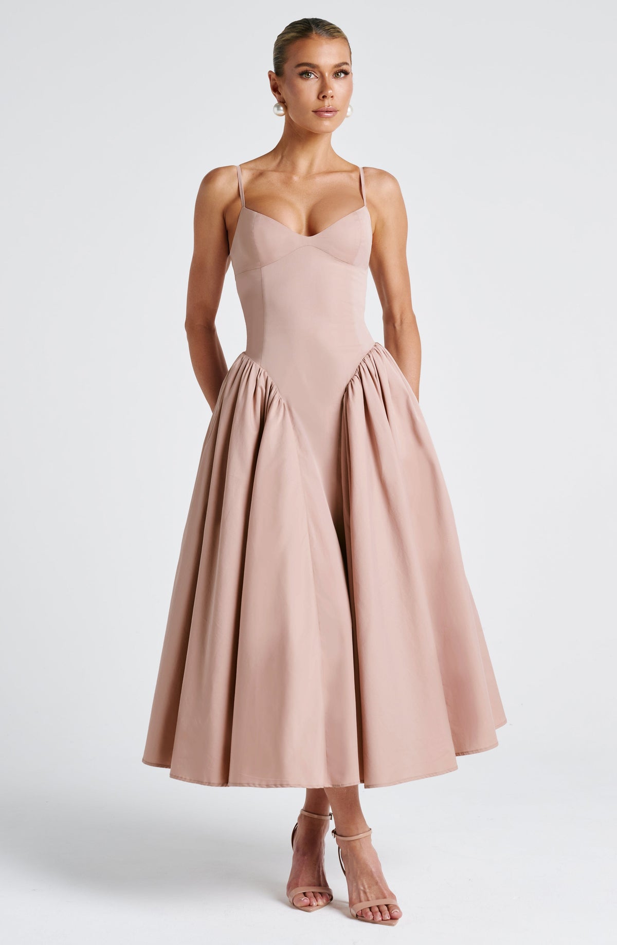 Emma™ - Vestido Midi con Godets Tierra