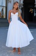 Emma™ en marfil, vestido midi con godets, con corsé