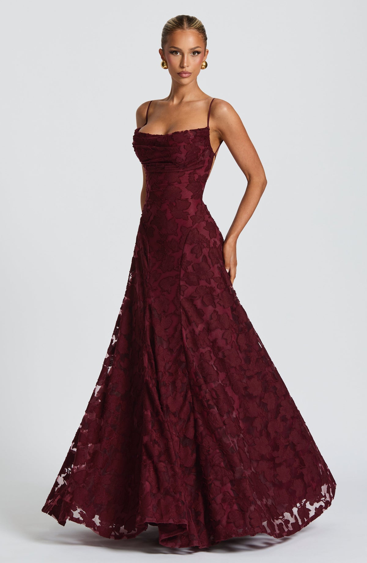 Vestido Matilda™ cereza con escote drapeado, foto 9