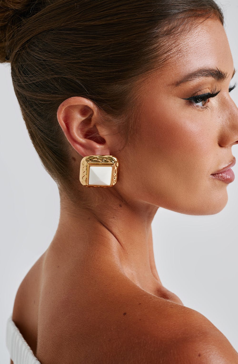 Carolina™ - Pendientes de Piedra Marfil y Dorado