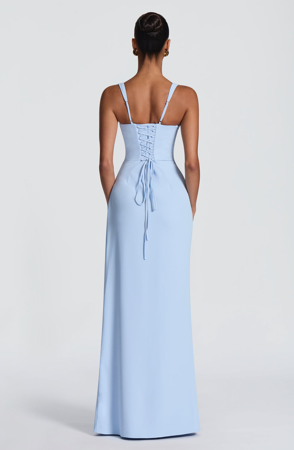 Lucía™ en azul glaciar, vestido largo cruzado, con corsé