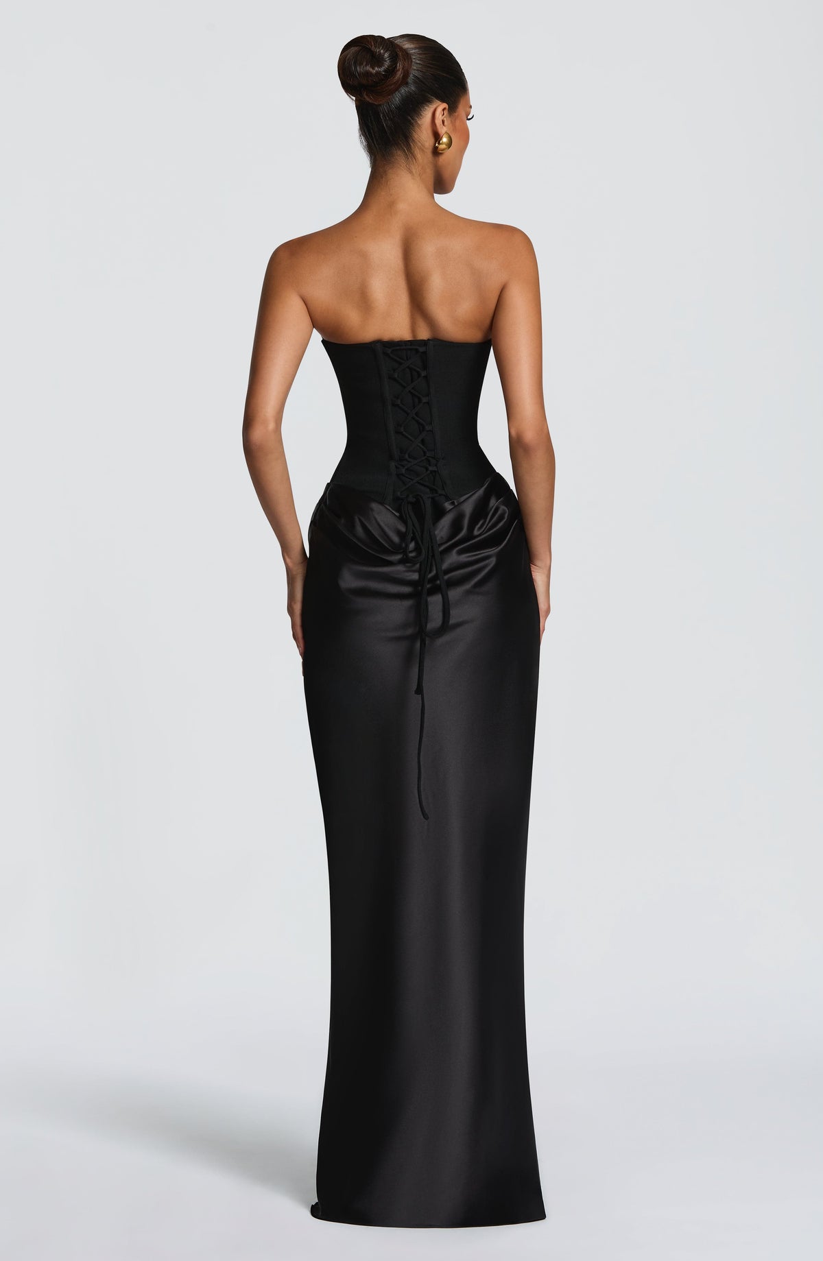 Marta™ en negro, vestido largo con sobrefalda, con corsé